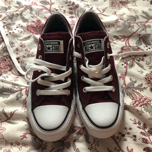 maroon converse size 5